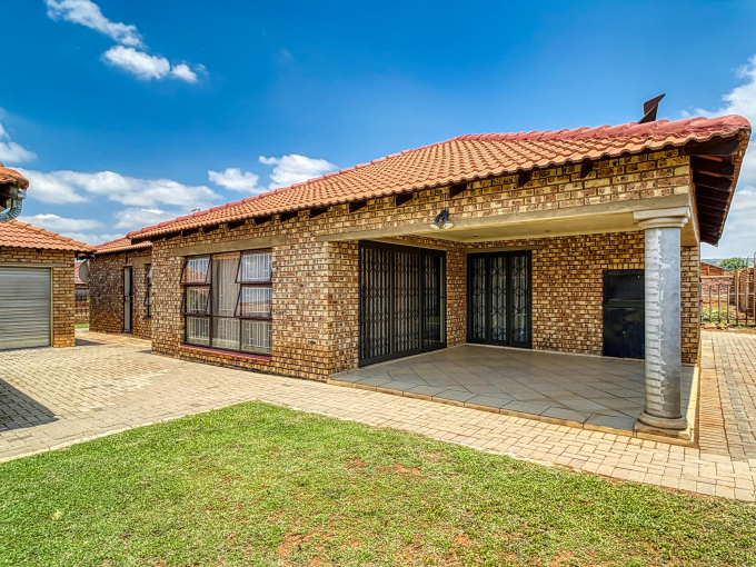 1753327546302309.jpg pexels-alexander-f-ungerer-157458816-20548098 (2).jpg